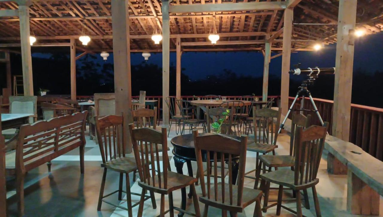 Omah Singo Stay & Resto Yogyakarta Bantul Exterior photo